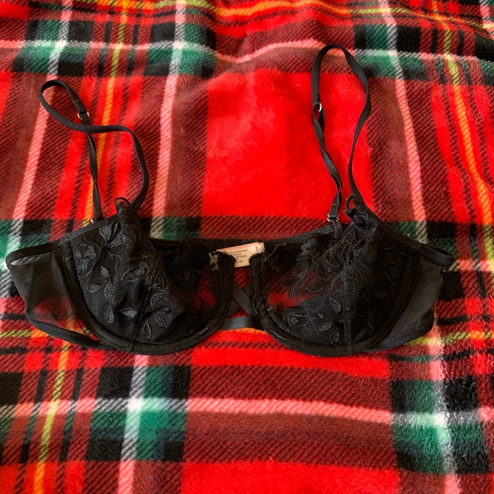Victoria’s Secret Unlined Lace Bra